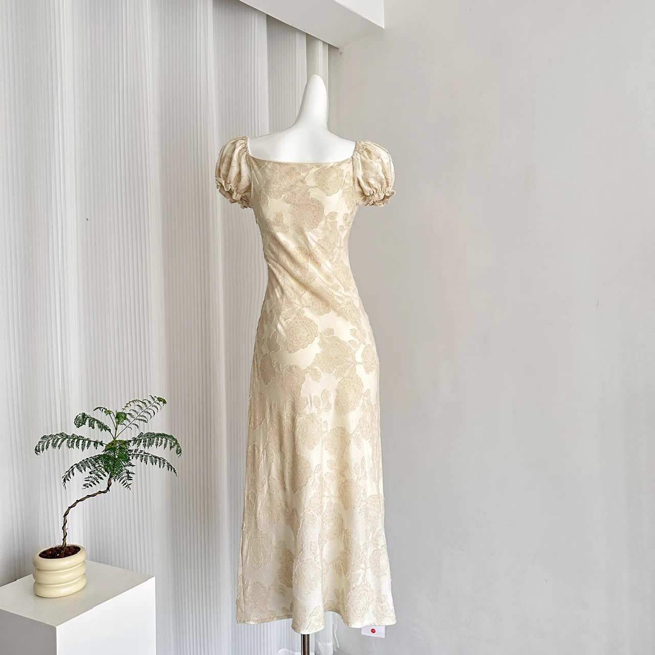 a line holiday dress Elegant A Line Midi Dress Sexy Spaghetti Strap Red Holiday Party Dress formalgowns